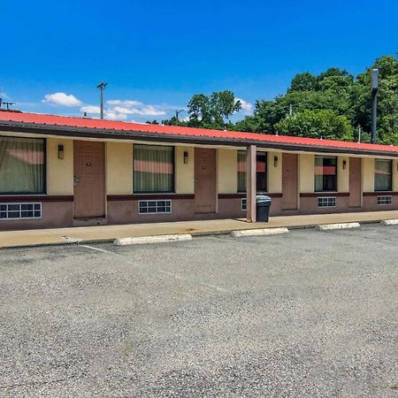 Econo Lodge Pittsburgh I-79 Экстерьер фото