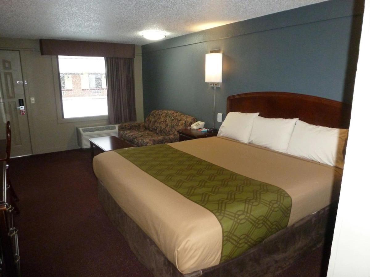 Econo Lodge Pittsburgh I-79 Экстерьер фото