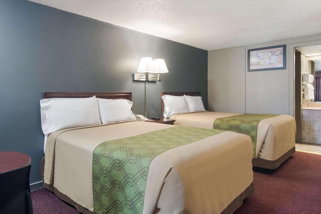 Econo Lodge Pittsburgh I-79 Экстерьер фото