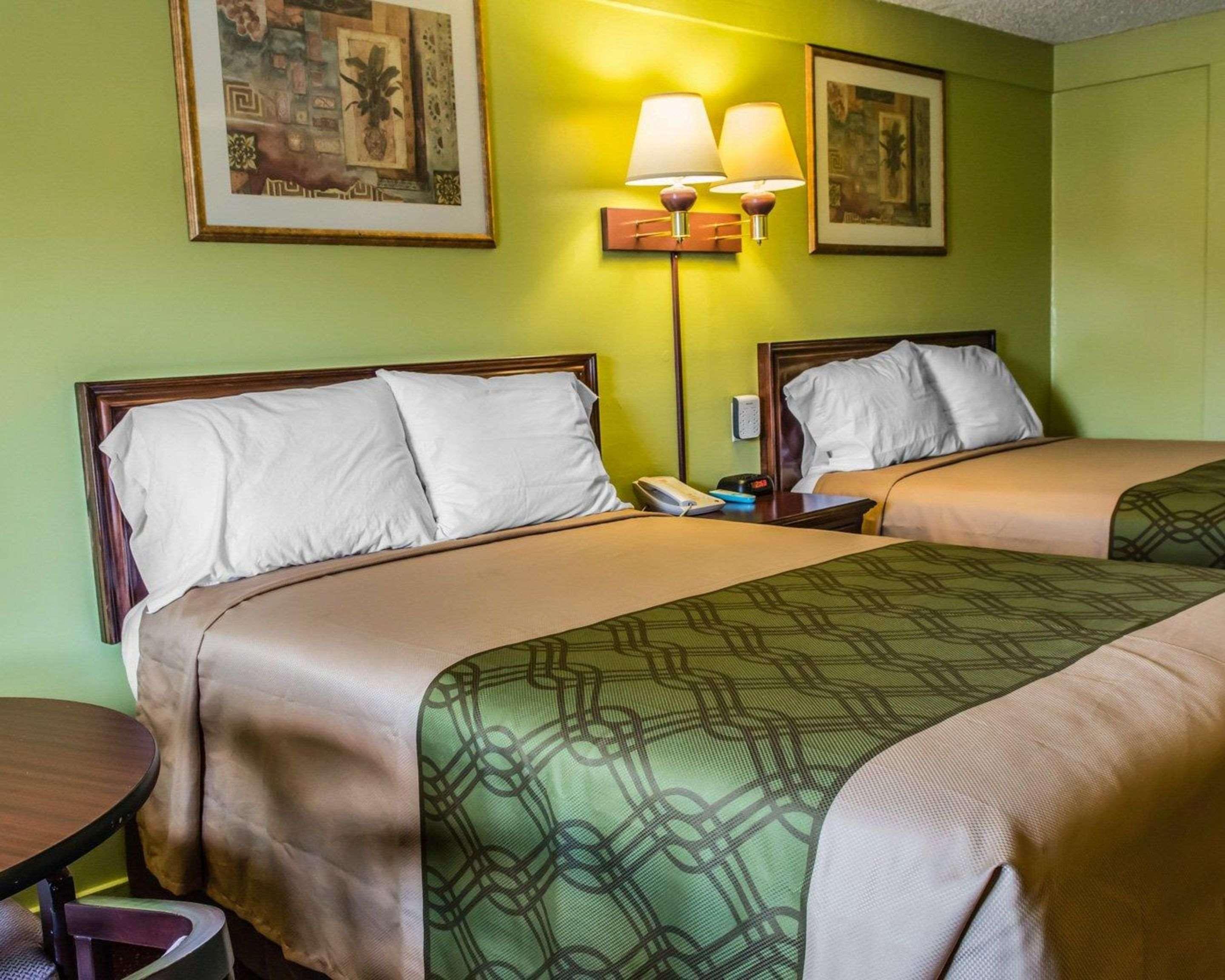 Econo Lodge Pittsburgh I-79 Экстерьер фото