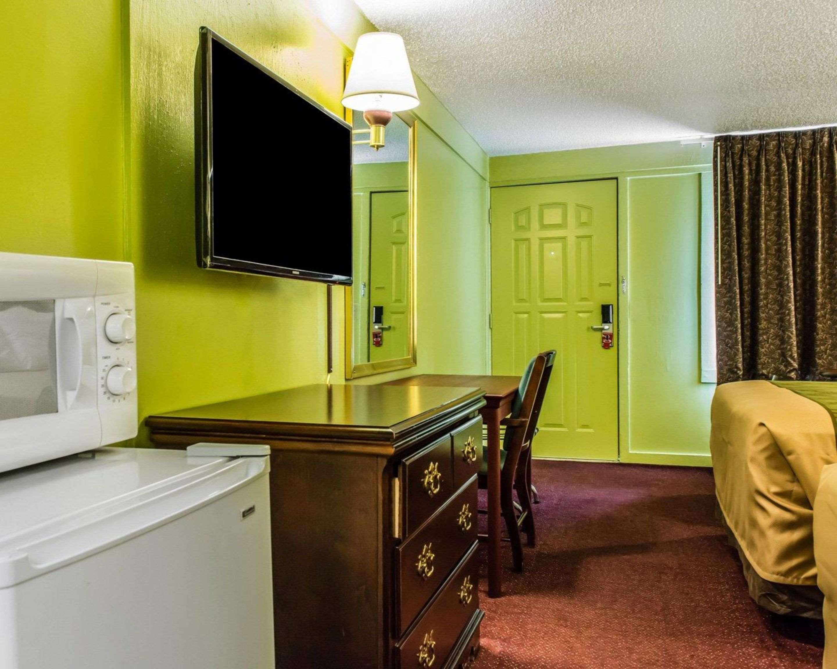 Econo Lodge Pittsburgh I-79 Экстерьер фото