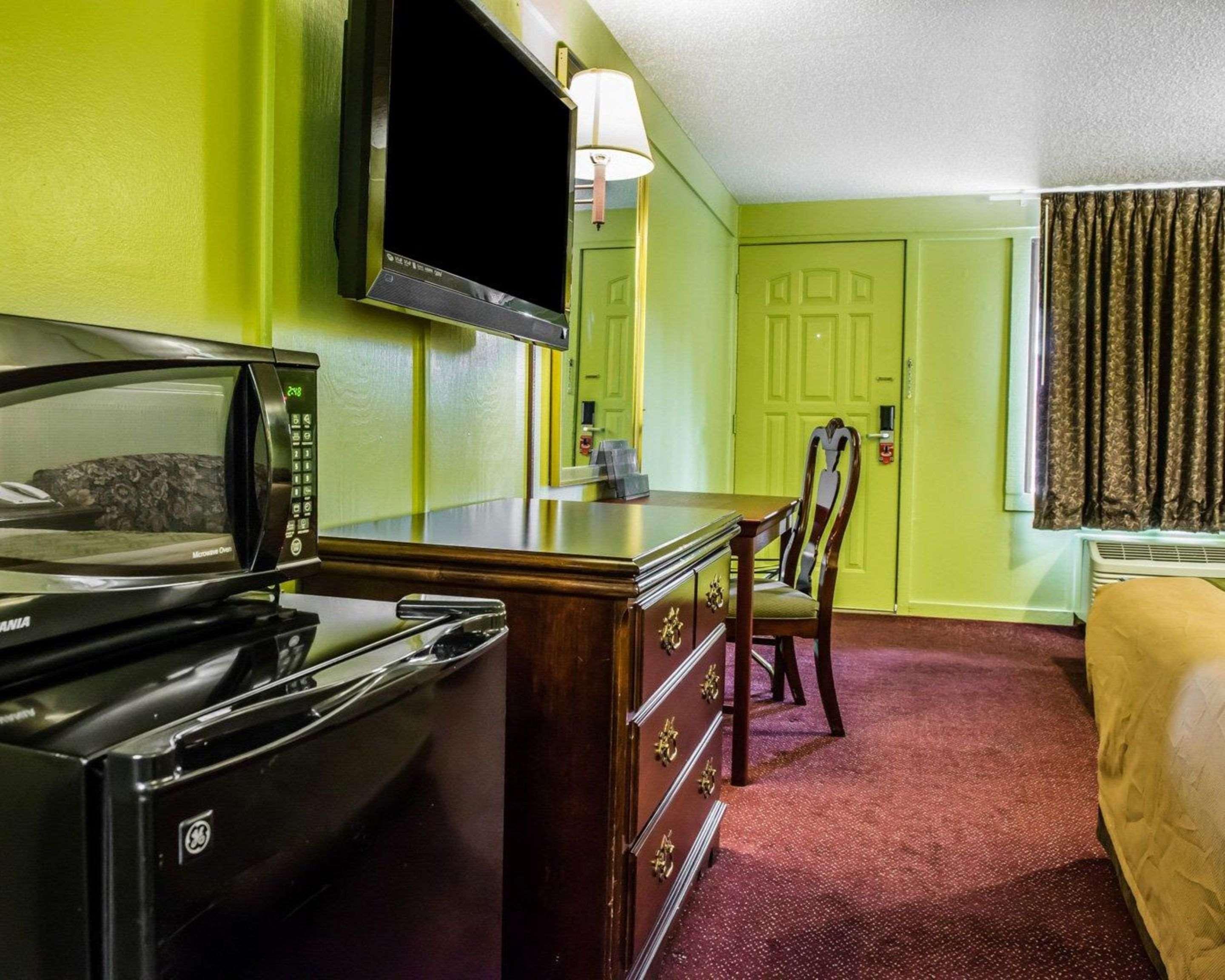 Econo Lodge Pittsburgh I-79 Экстерьер фото