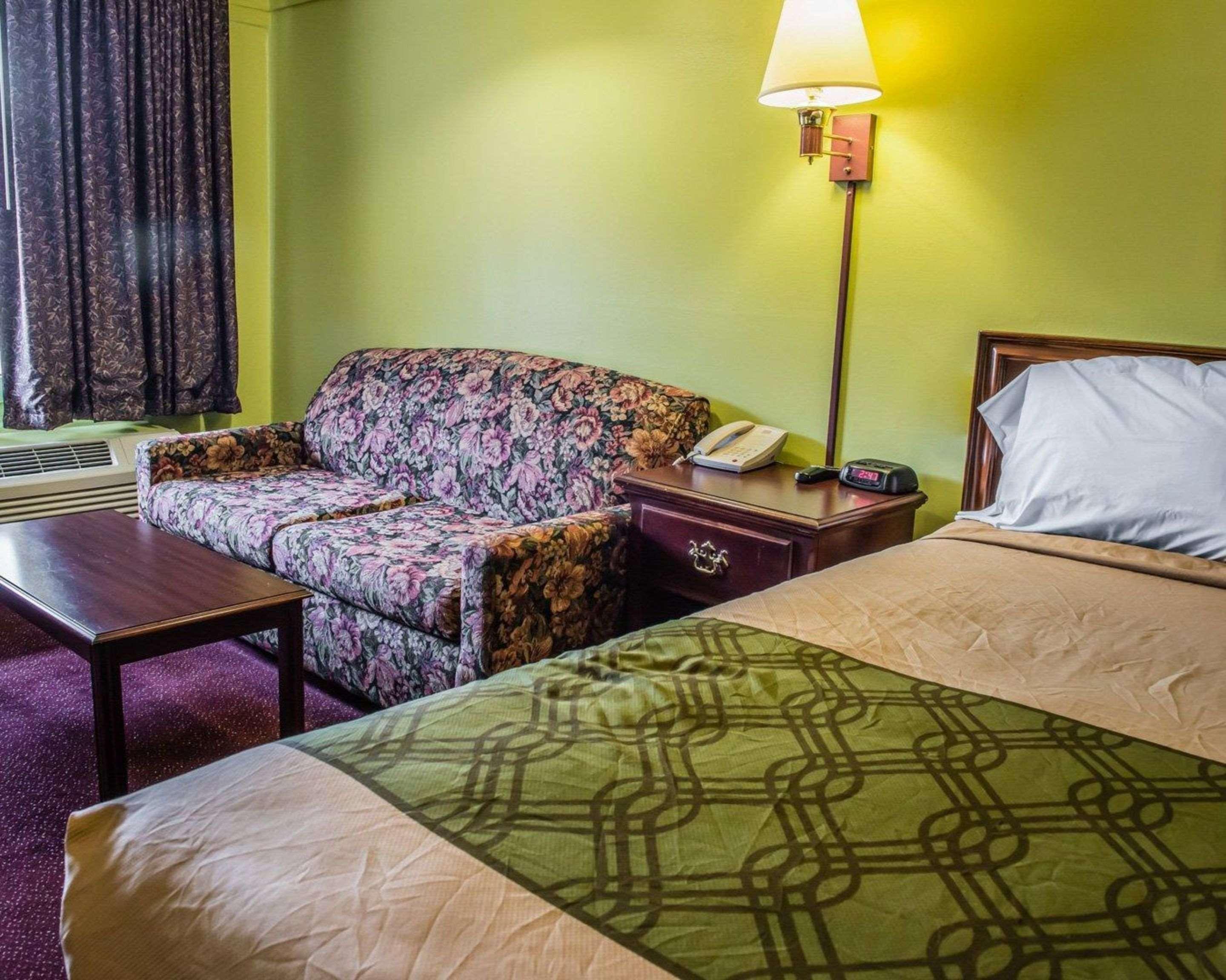 Econo Lodge Pittsburgh I-79 Экстерьер фото