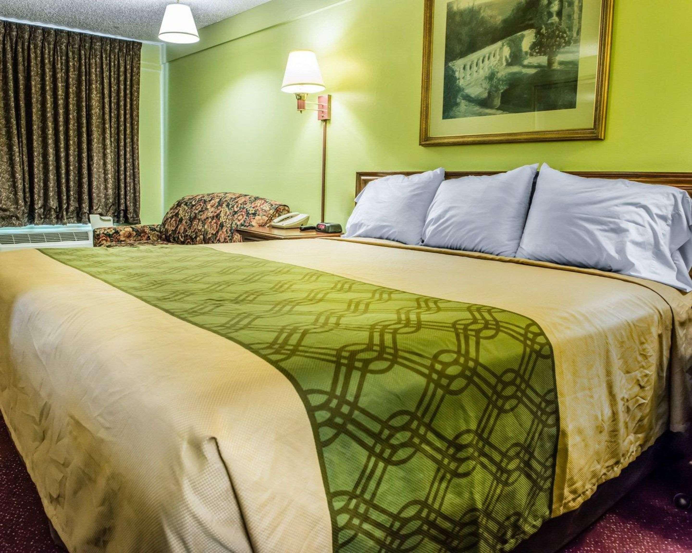 Econo Lodge Pittsburgh I-79 Экстерьер фото