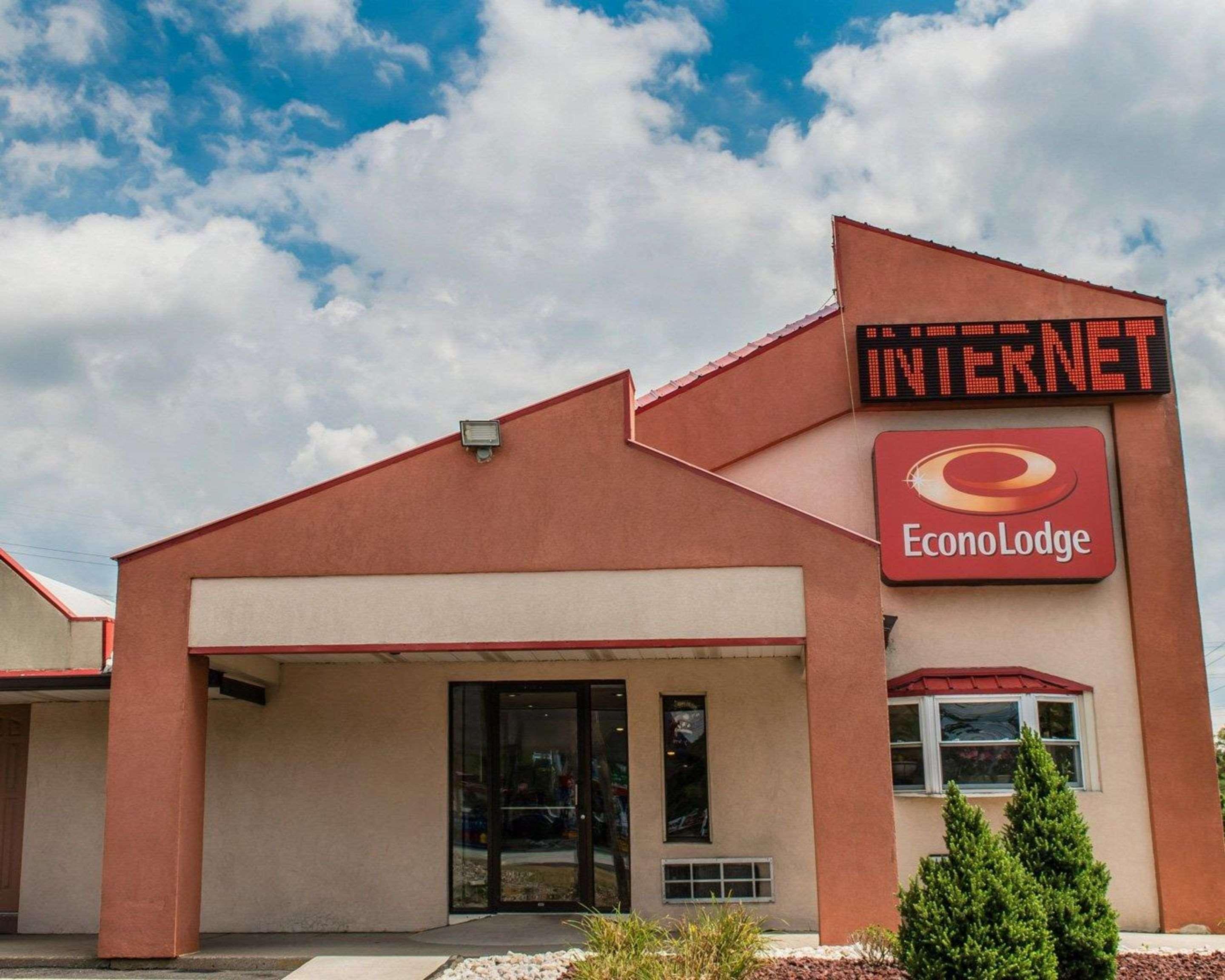 Econo Lodge Pittsburgh I-79 Экстерьер фото