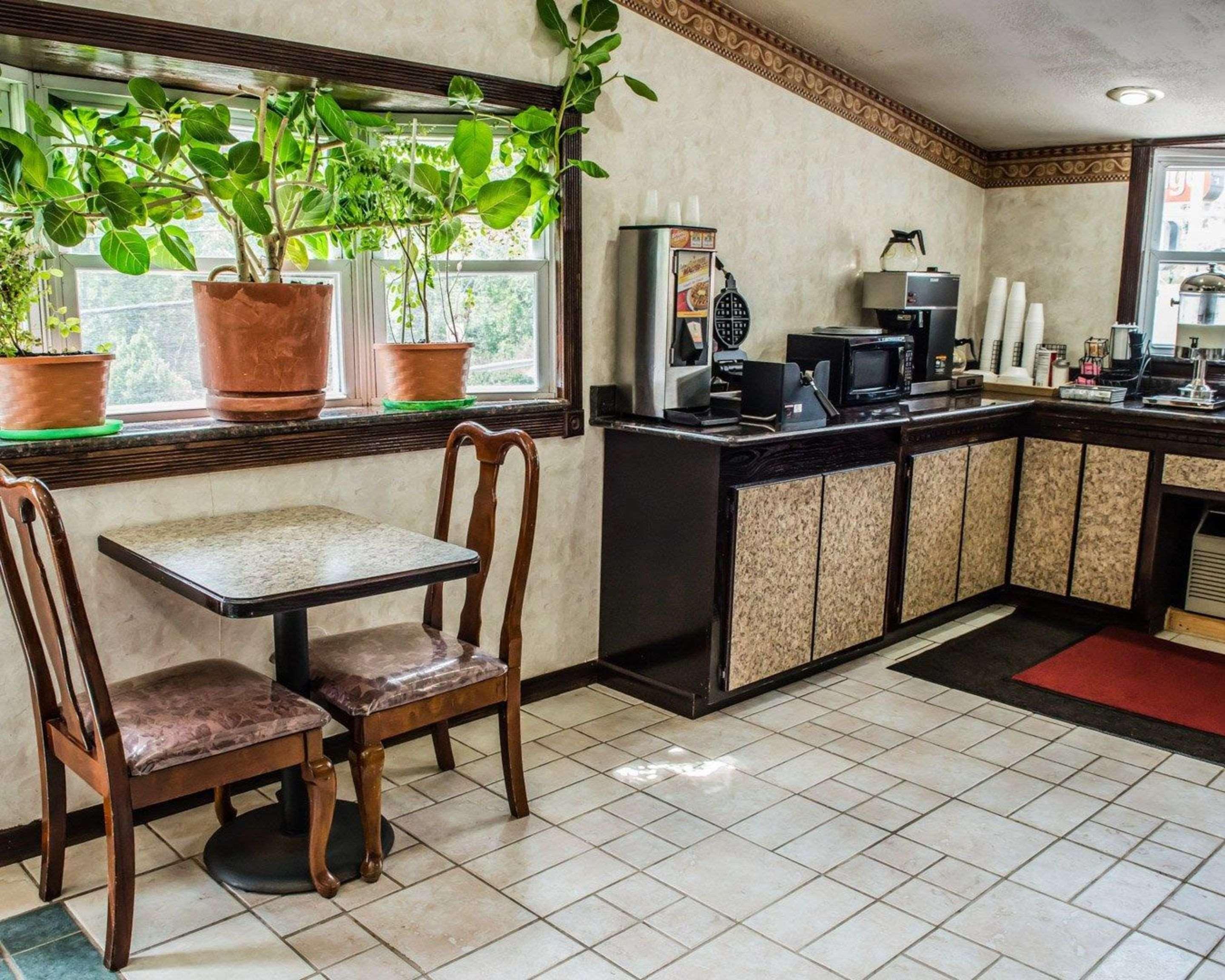 Econo Lodge Pittsburgh I-79 Экстерьер фото
